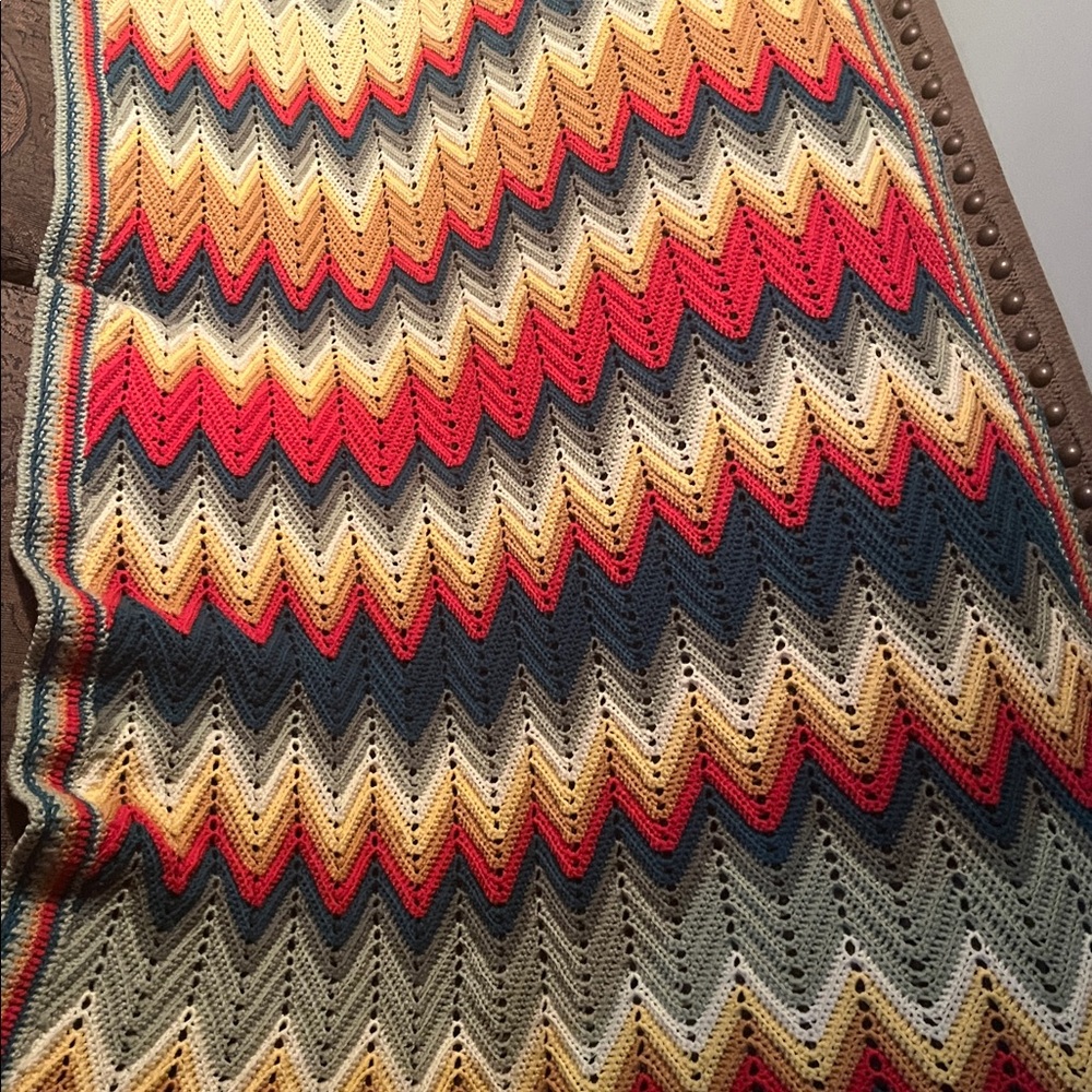 😄Colourful vintage Afghan throw blanket jagged knitted
